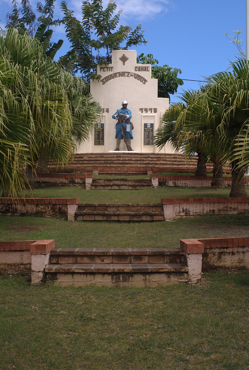 WW1 monument Petit — Canal 2010 — 03 — 28
