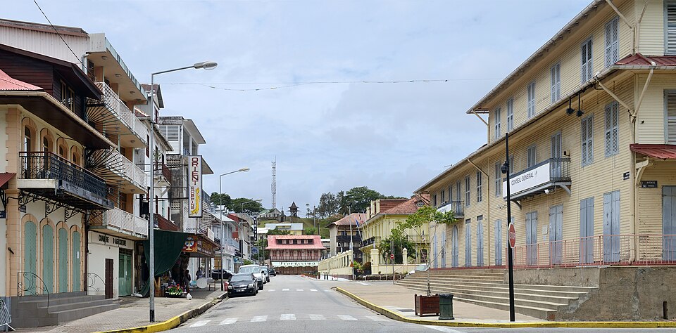 Cayenne av Général — de — Gaulle