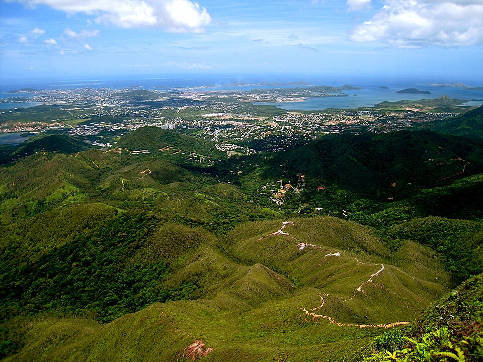 Monts — Koghis — Pic Malaoui (687 m) — Vue sur Nouméa (3225081920)